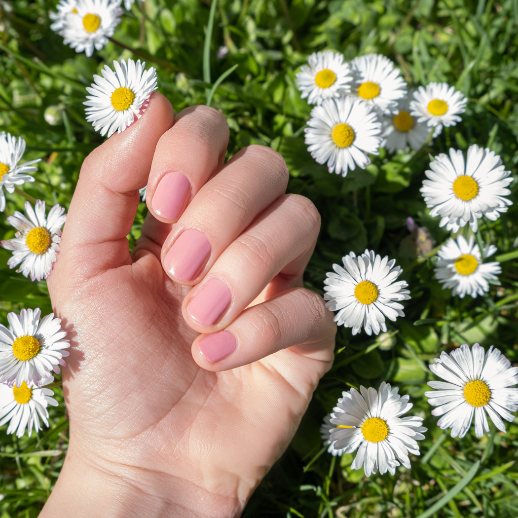 Najmodniejsze wzory na paznokcie wiosną 2024. Na punkcie tego manicure oszaleją Polki